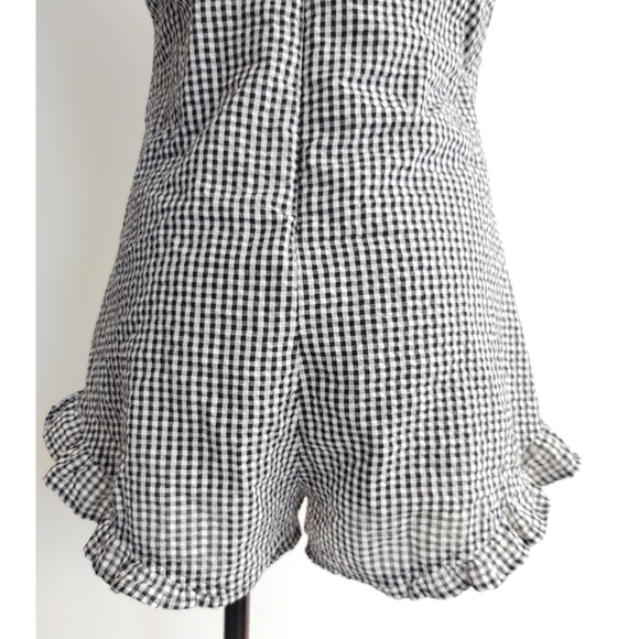 Honey Punch Gingham Romper Black & White Cami Ruffle Hem Size Small - Picture 7 of 12